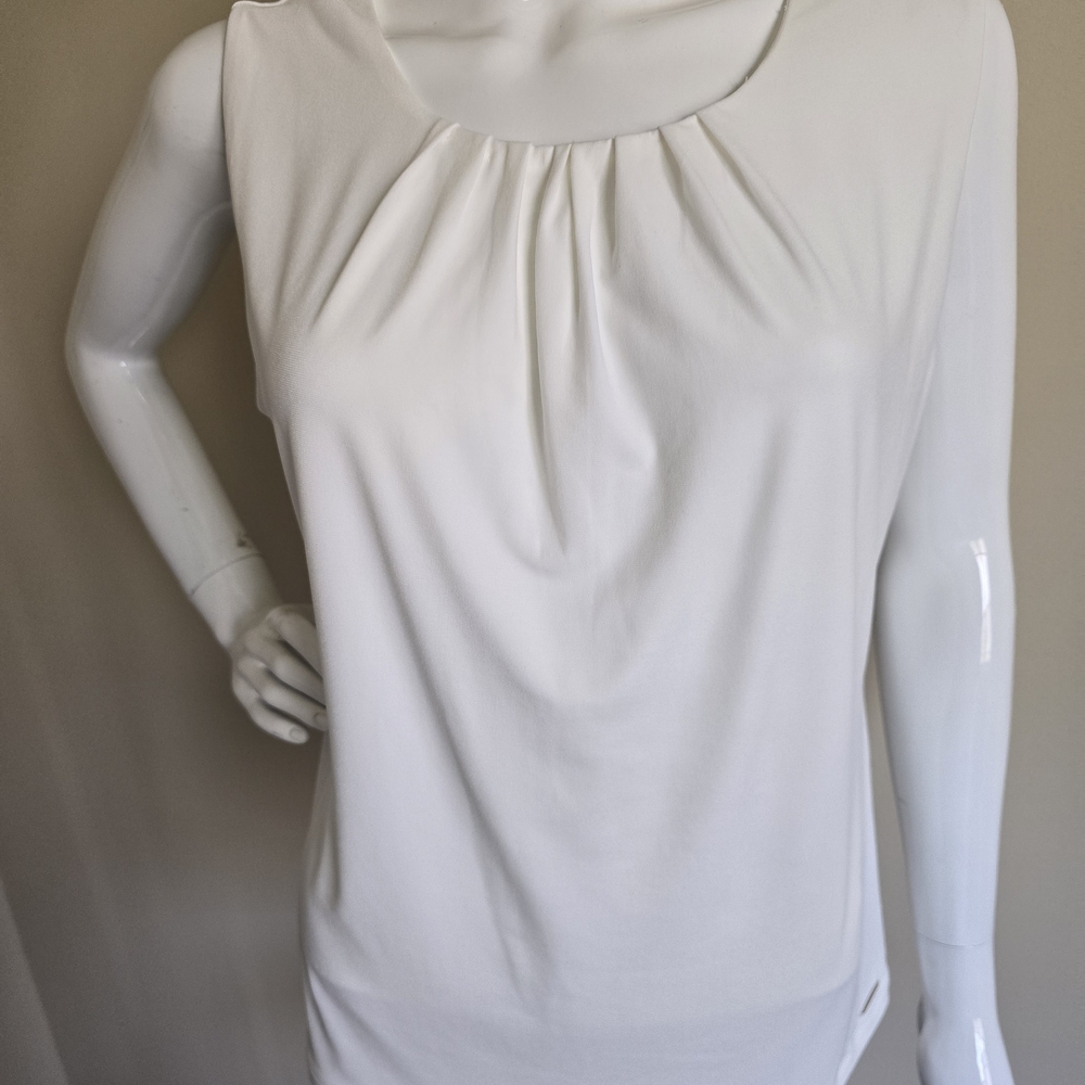 Classic Sleeveless Pleat Neck Tank Top - White Calvinklein